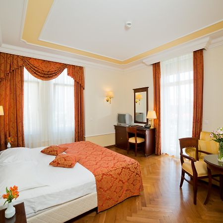 אופטיה Amadria Park Hotel Agava מראה חיצוני תמונה